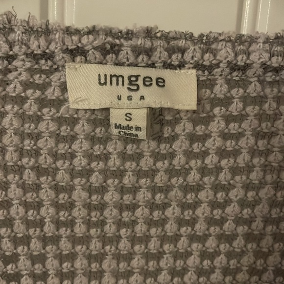 Umgee Tops Women Small Gray & Ivory Soft Boxy Hi Low Shirt Loose Waffle V Neck - Picture 3 of 9